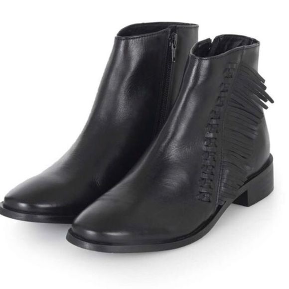 TOPSHOP Black Fringe Leather Ankle Booties block heel zipper round toe 37/6.5 - Picture 2 of 16